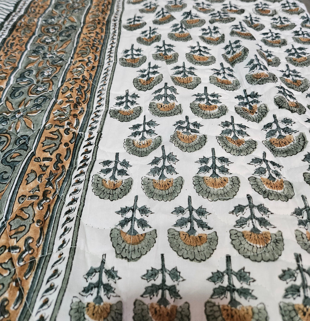 Handblock Comforter (White-Brown)